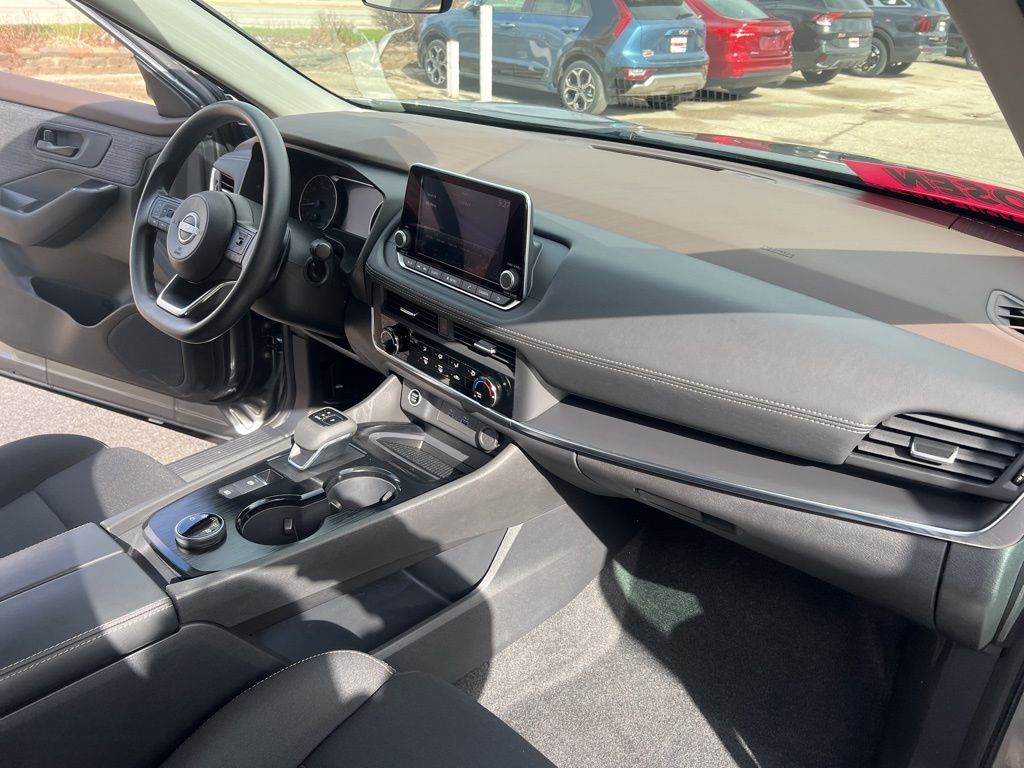 2023 Nissan Rogue S photo