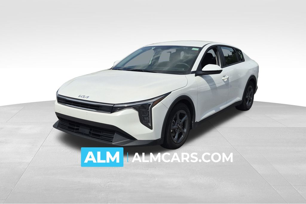 2025 Kia K4 LXS AT's photo