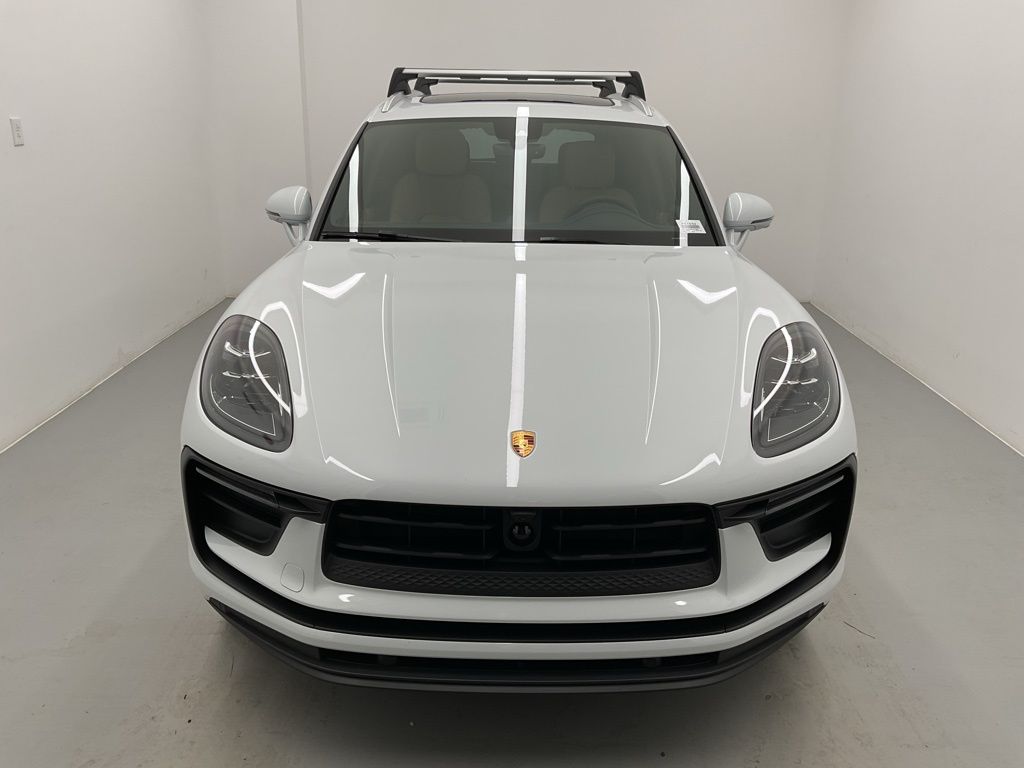 2024 Porsche Macan  2