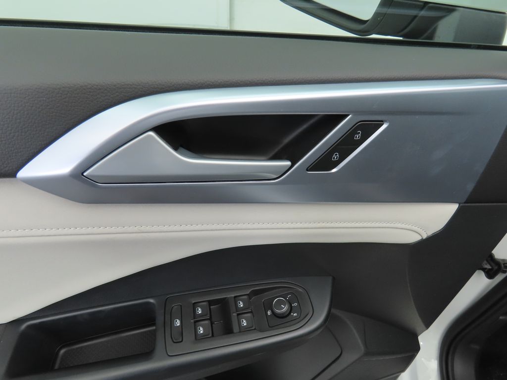 Thumbnail: 2025 Volkswagen Taos - 23