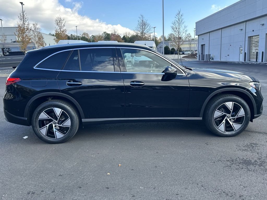 2024 Mercedes-Benz GLC GLC 300 9