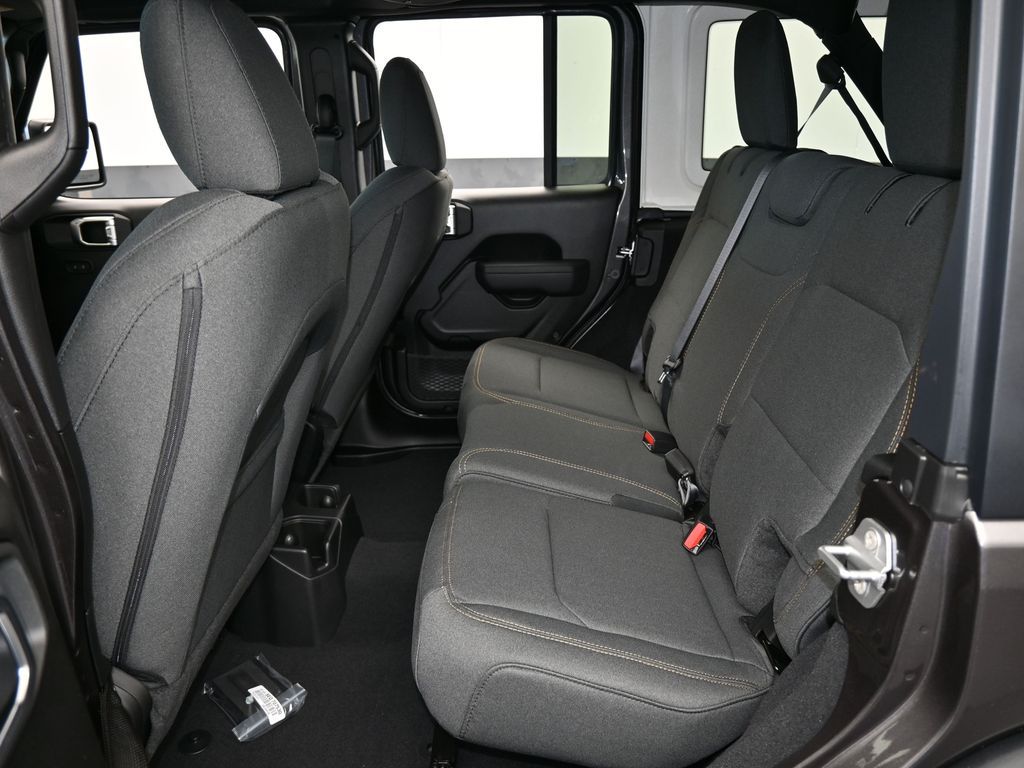 New 2026 Granite Crystal Metallic Clearcoat Jeep Sport image 28