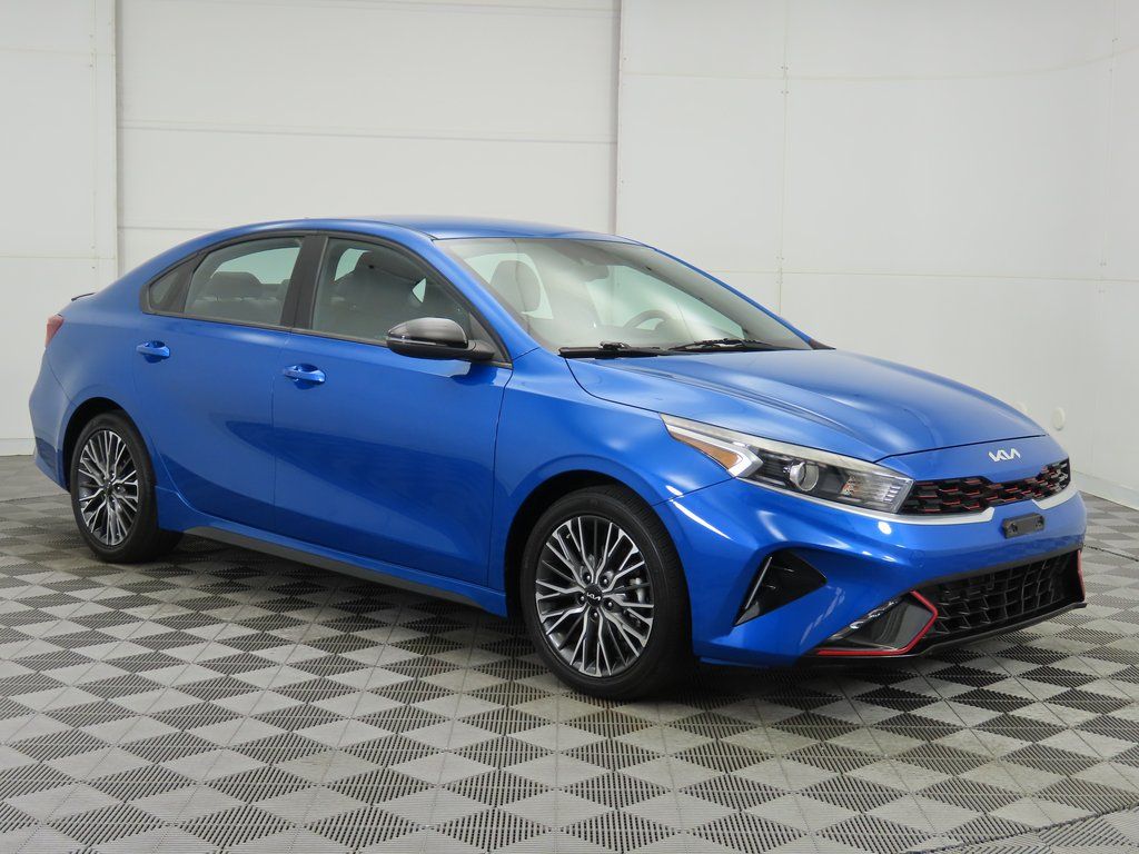 Thumbnail: 2022 Kia Forte - 3