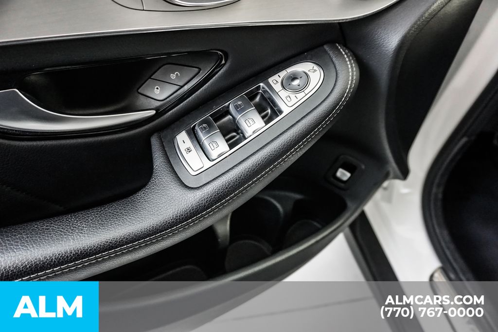 Used 2022  Mercedes-Benz GLC 300 Coupe image 47