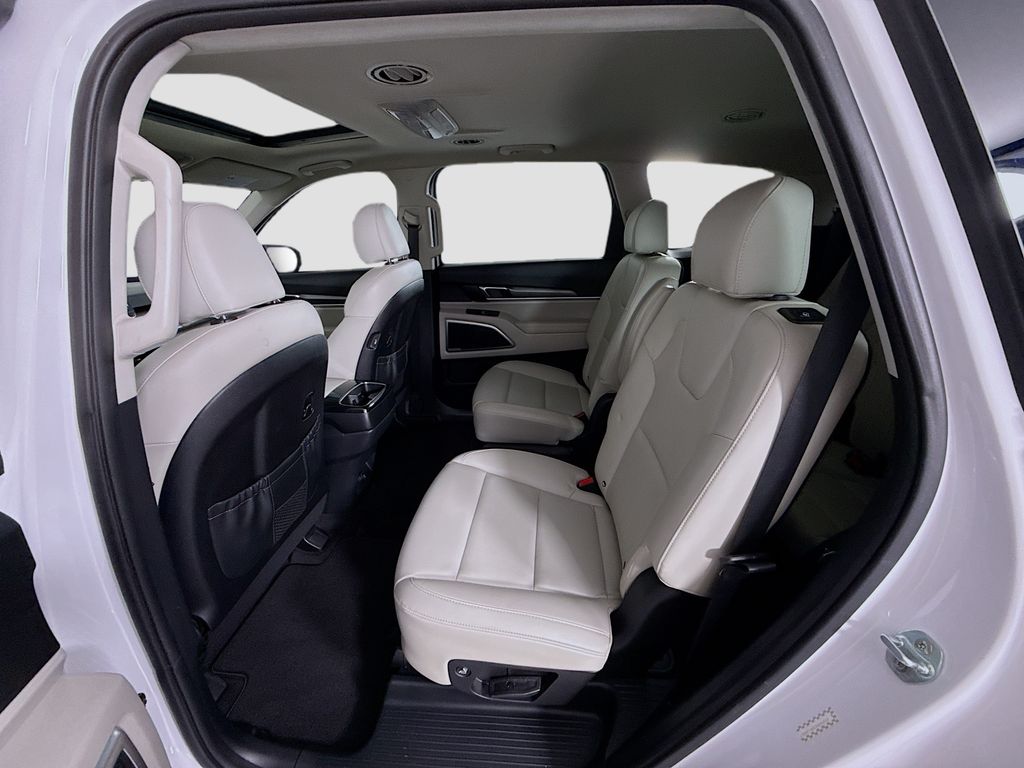 Thumbnail: 2021 Kia Telluride - 21