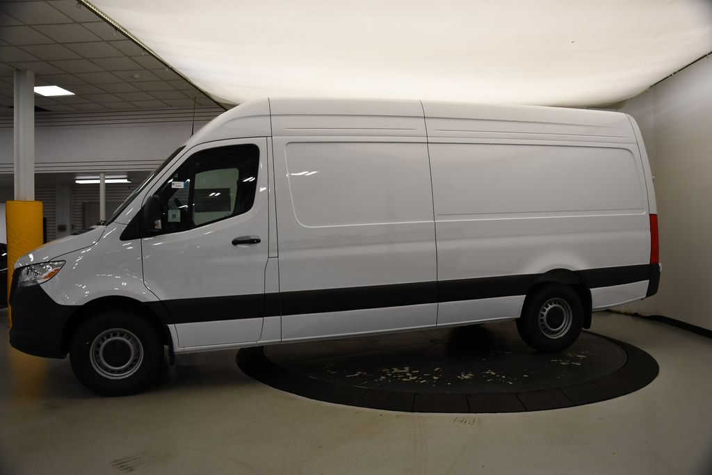 2025 Mercedes-Benz Sprinter 2500 5