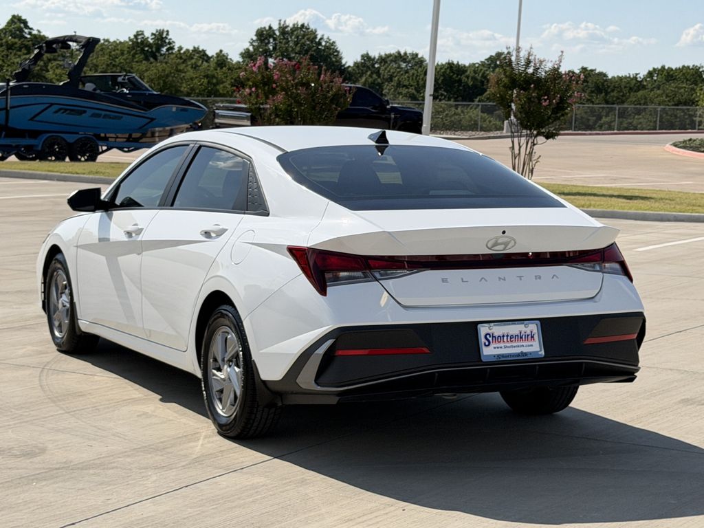 Used 2024 Hyundai Elantra Sedan