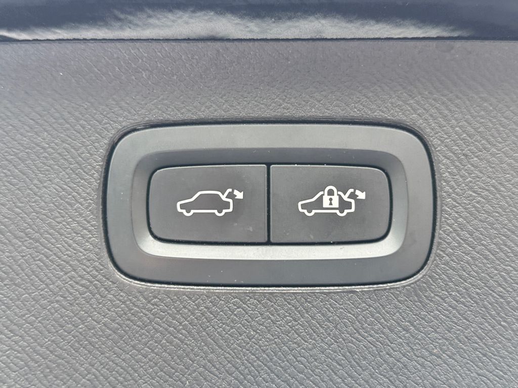 2020 Volvo XC90 T6 Momentum Black at Subaru and VW of Moon Township
