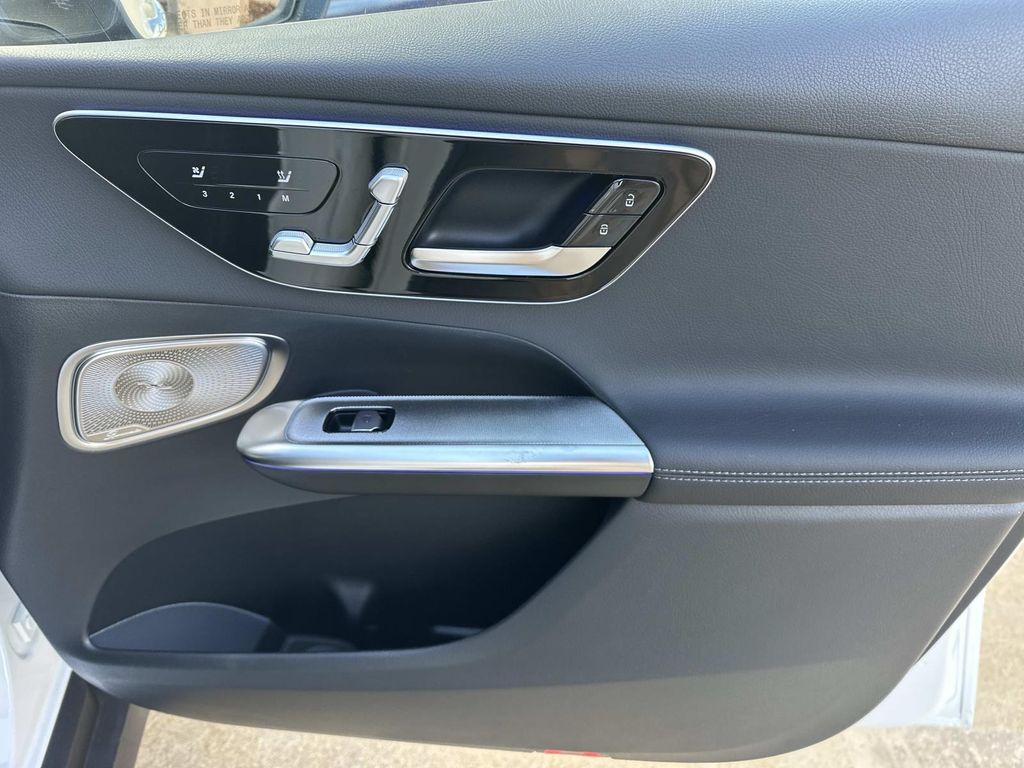 Thumbnail: 2026 Mercedes-Benz GLC - 17