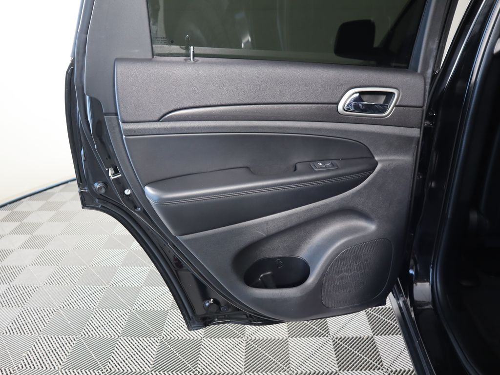 Thumbnail: 2018 Jeep Grand Cherokee - 27