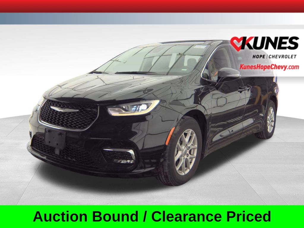 Diamond Black Crystal Pearlcoat 2024 Chrysler Pacifica Touring L FWD Minivan Front-Wheel Drive 9-Speed Automatic