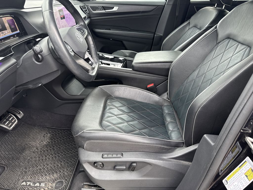 2024 Volkswagen Atlas Cross Sport 2.0T SEL Premium R-Line - 10