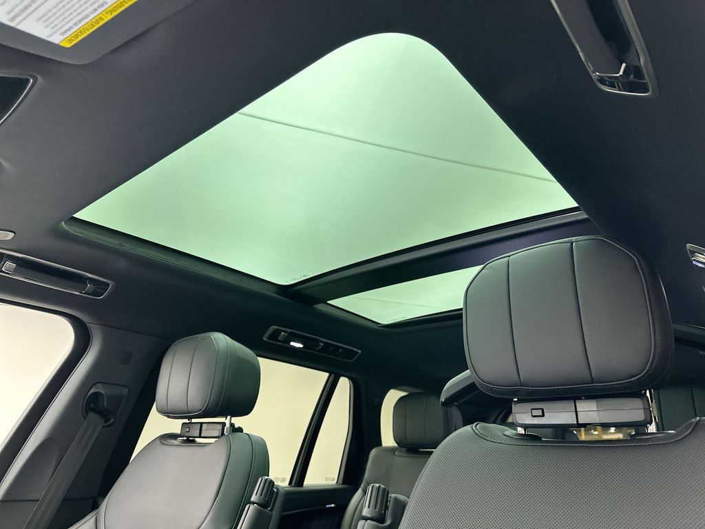 Thumbnail: 2025 Land Rover Range Rover - 11