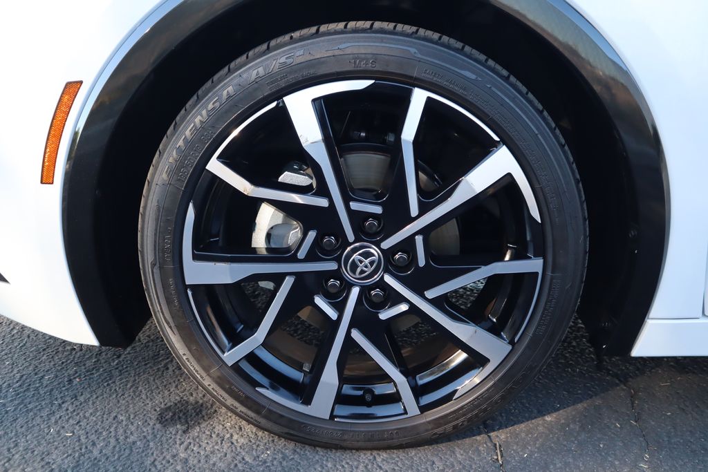 Thumbnail: 2025 Toyota Prius - 29