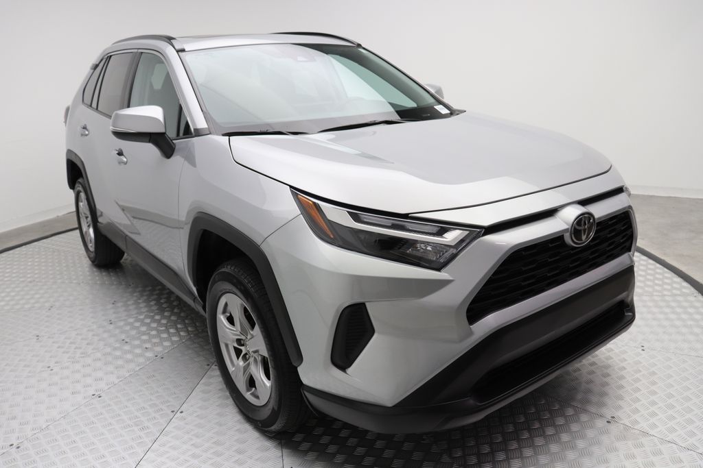 2023 Toyota RAV4 XLE 6