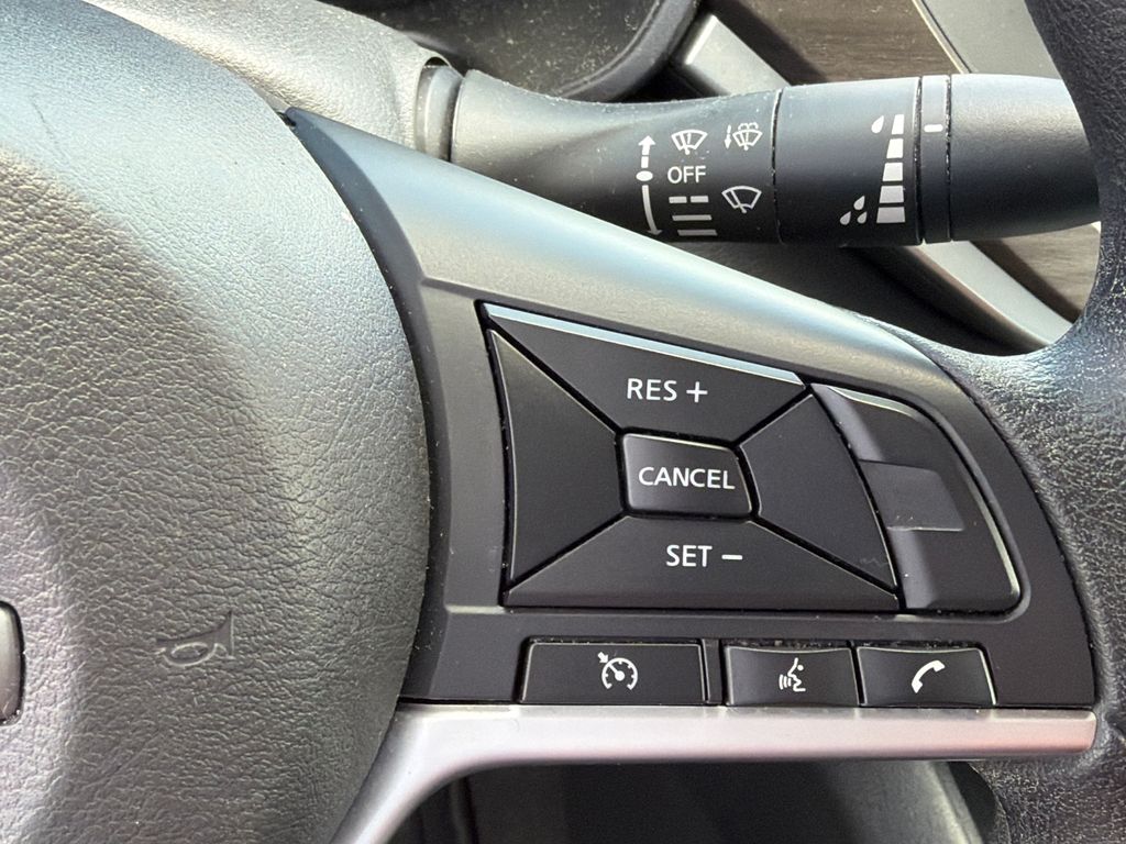 Used 2025 White Nissan 2.5 SV image 20