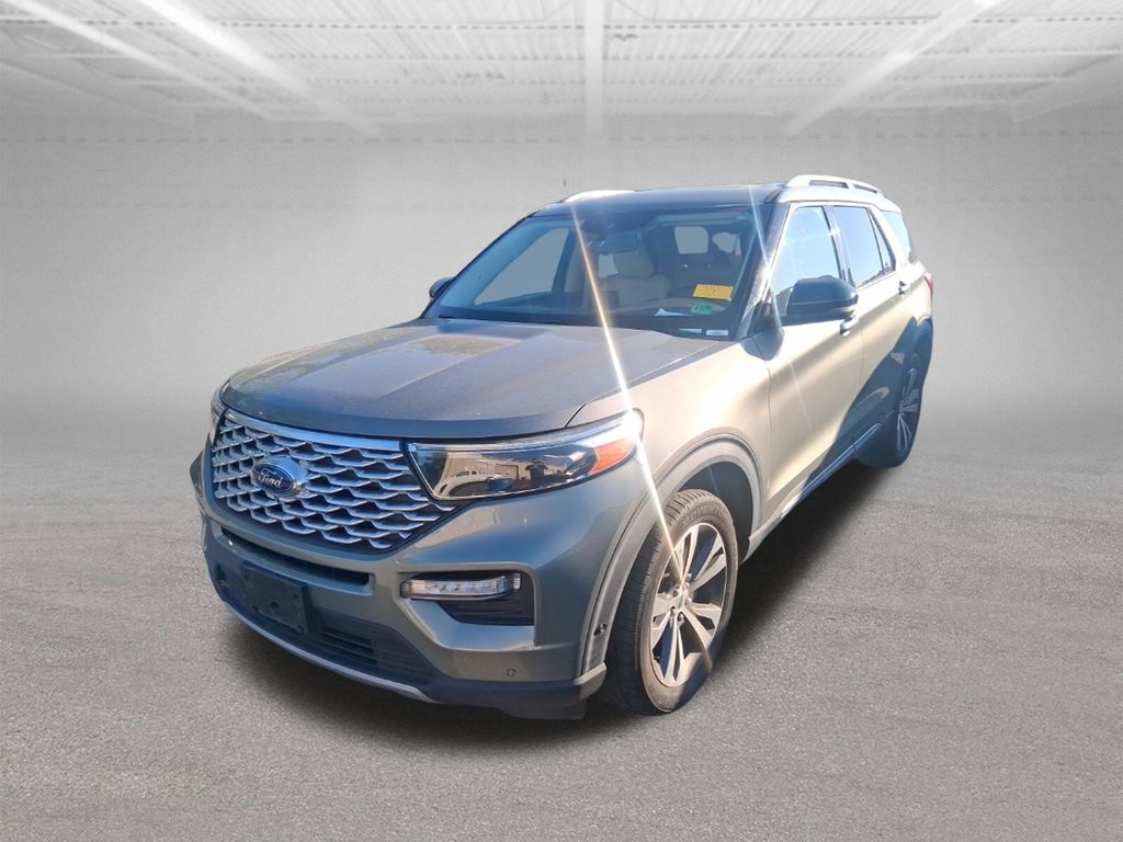 Used 2020 Green Ford Platinum image 2