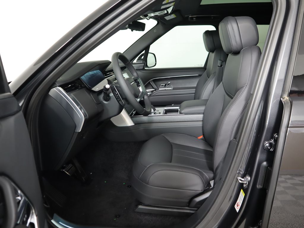 Thumbnail: 2025 Land Rover Range Rover - 20