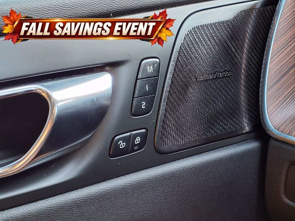2021 Volvo XC60 T5 Inscription White at DeMontrond Auto Country