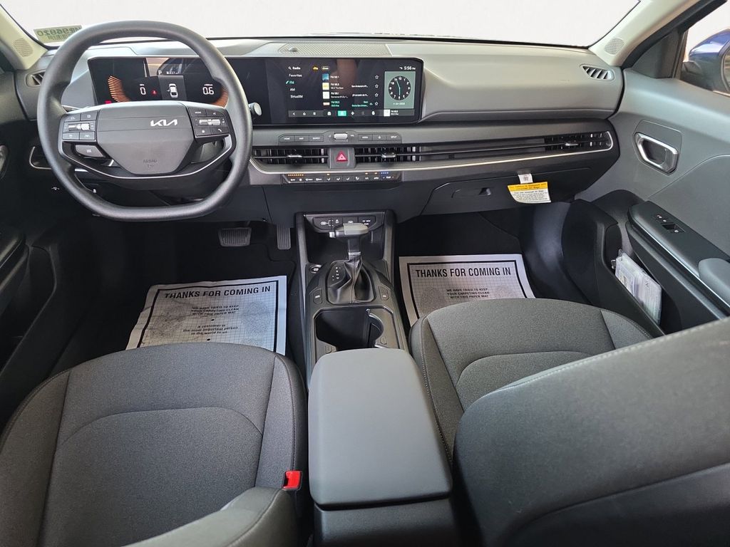 2025 Kia K4 LXS photo