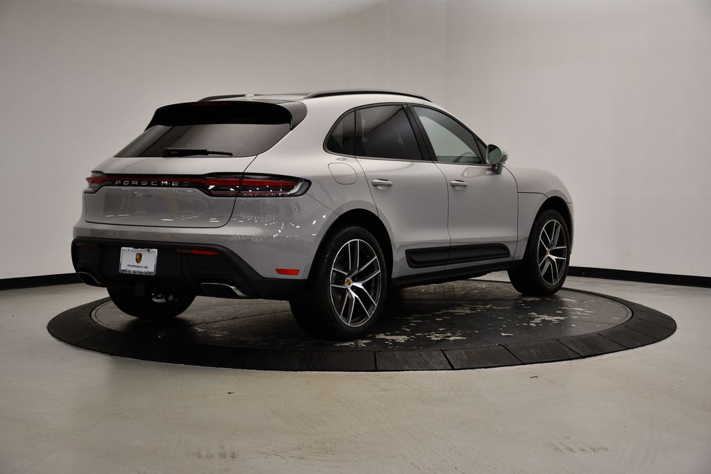Thumbnail: 2025 Porsche Macan - 5