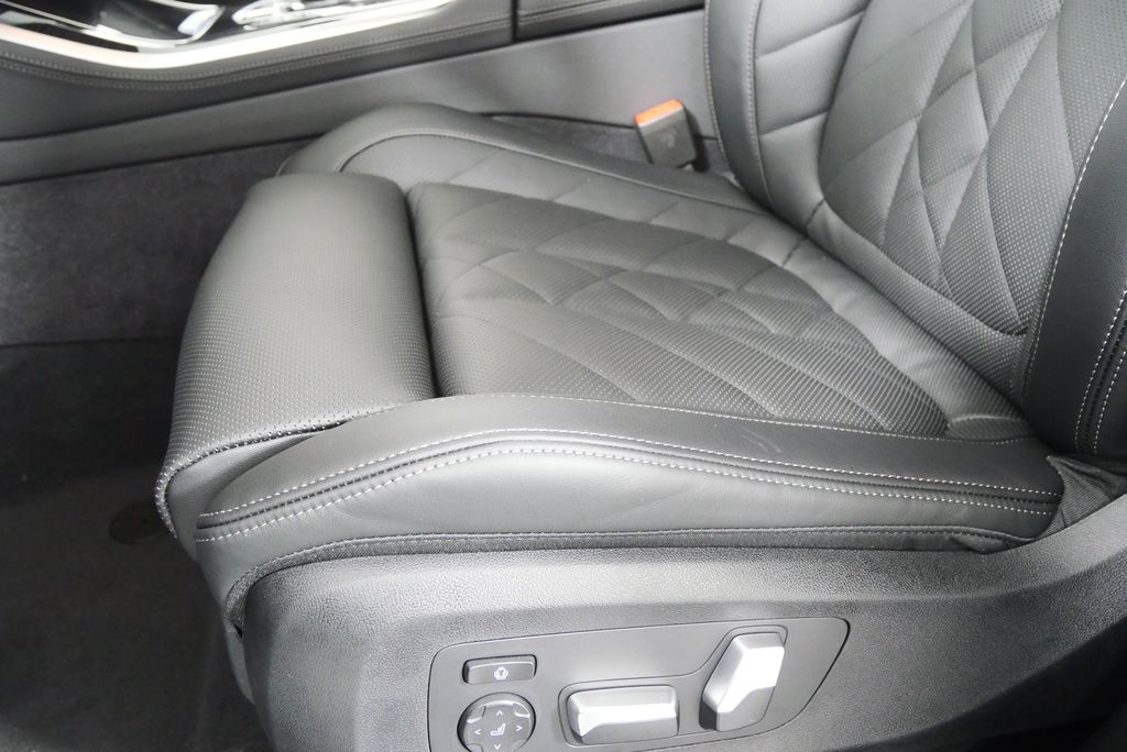 Thumbnail: 2026 BMW X5 - 10