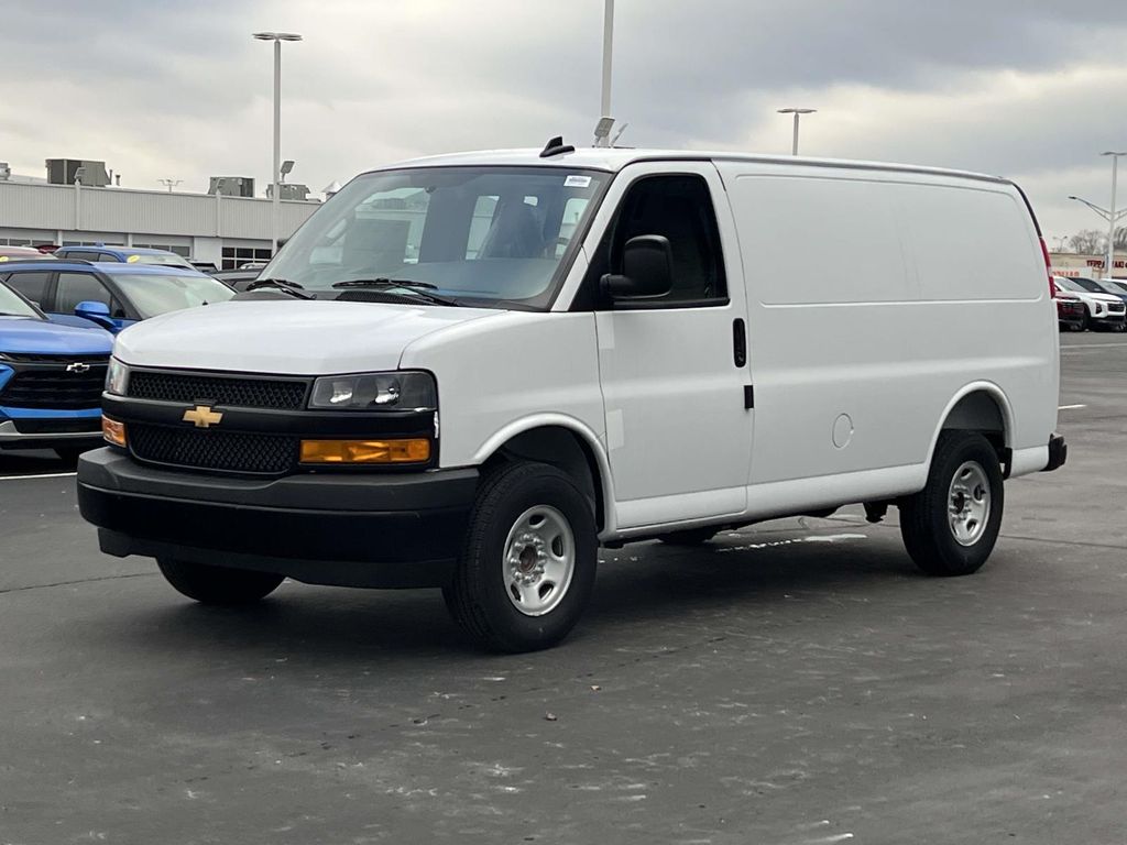 2025 Chevrolet Express 2500 Work Van
