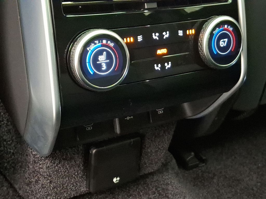 Thumbnail: 2025 Land Rover Range Rover - 7