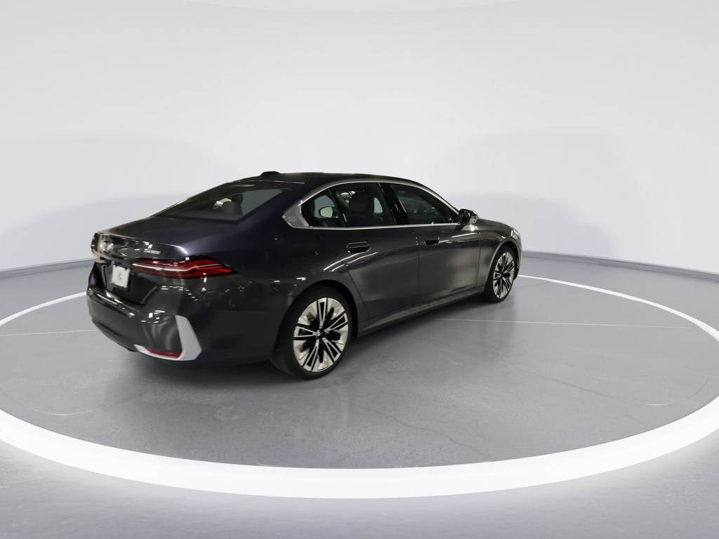 Thumbnail: 2027 BMW 5 Series - 8