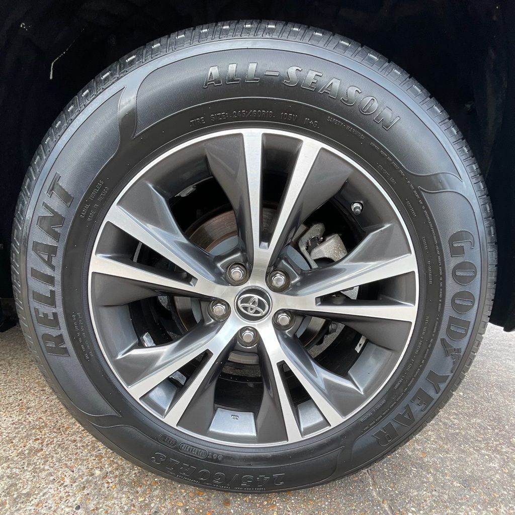 2016 Toyota Highlander XLE V6 Blue at Gullo Toyota