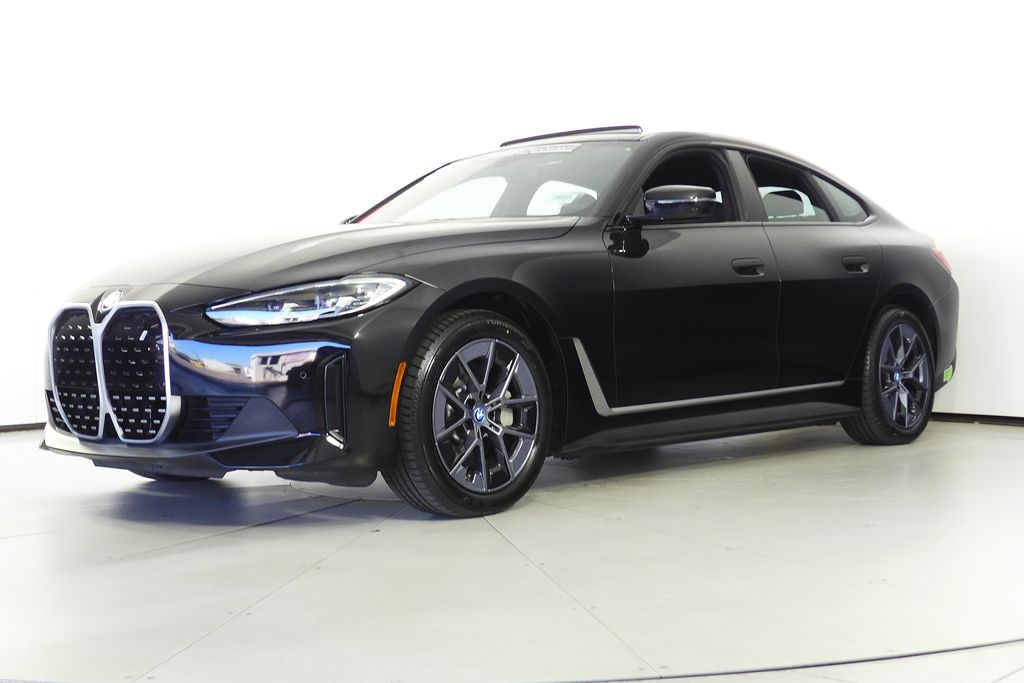 Thumbnail: 2023 BMW i4 - 2
