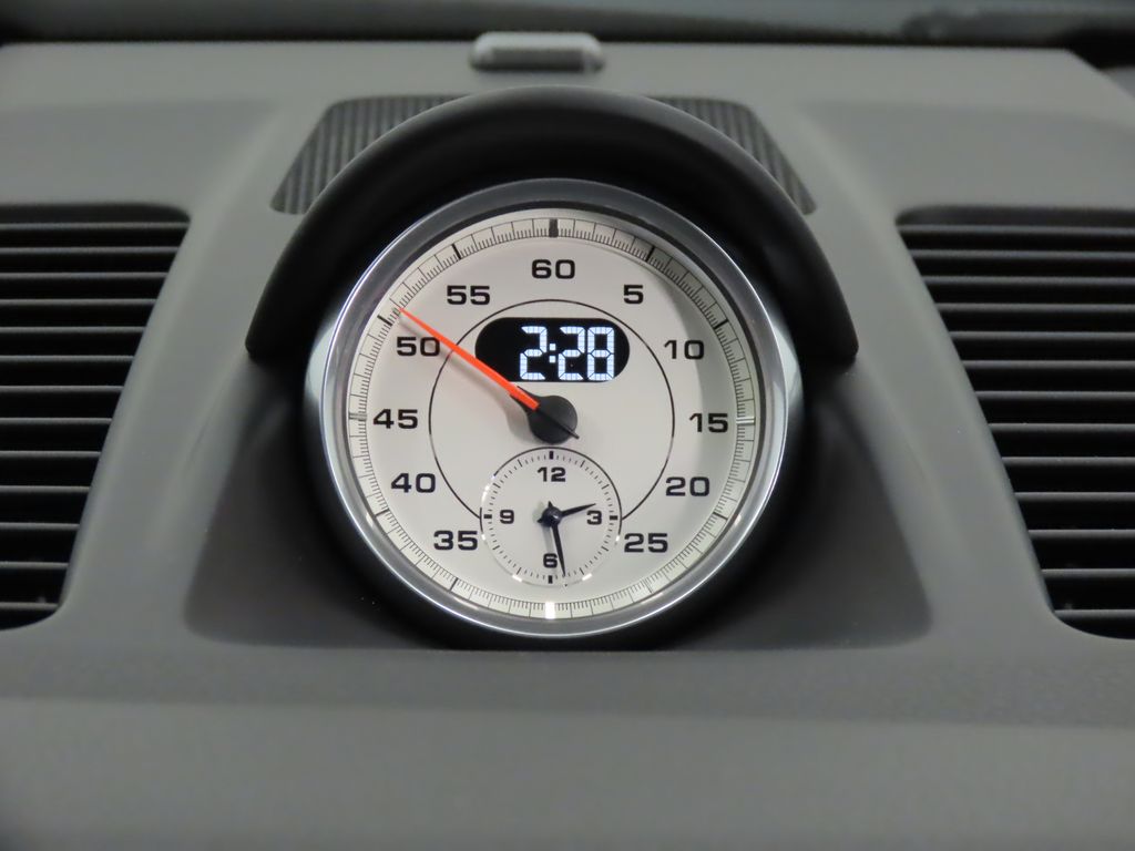 Thumbnail: 2017 Porsche 911 - 24