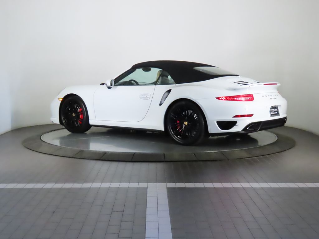 Thumbnail: 2016 Porsche 911 - 3