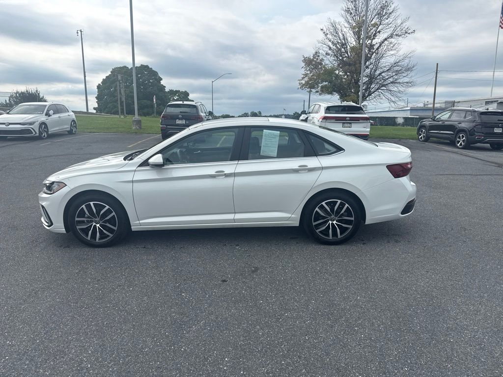 2026 Volkswagen Jetta 1.5T SE White at Sutliff Volkswagen