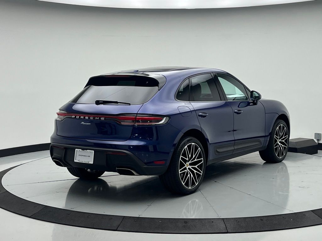 Thumbnail: 2025 Porsche Macan - 10
