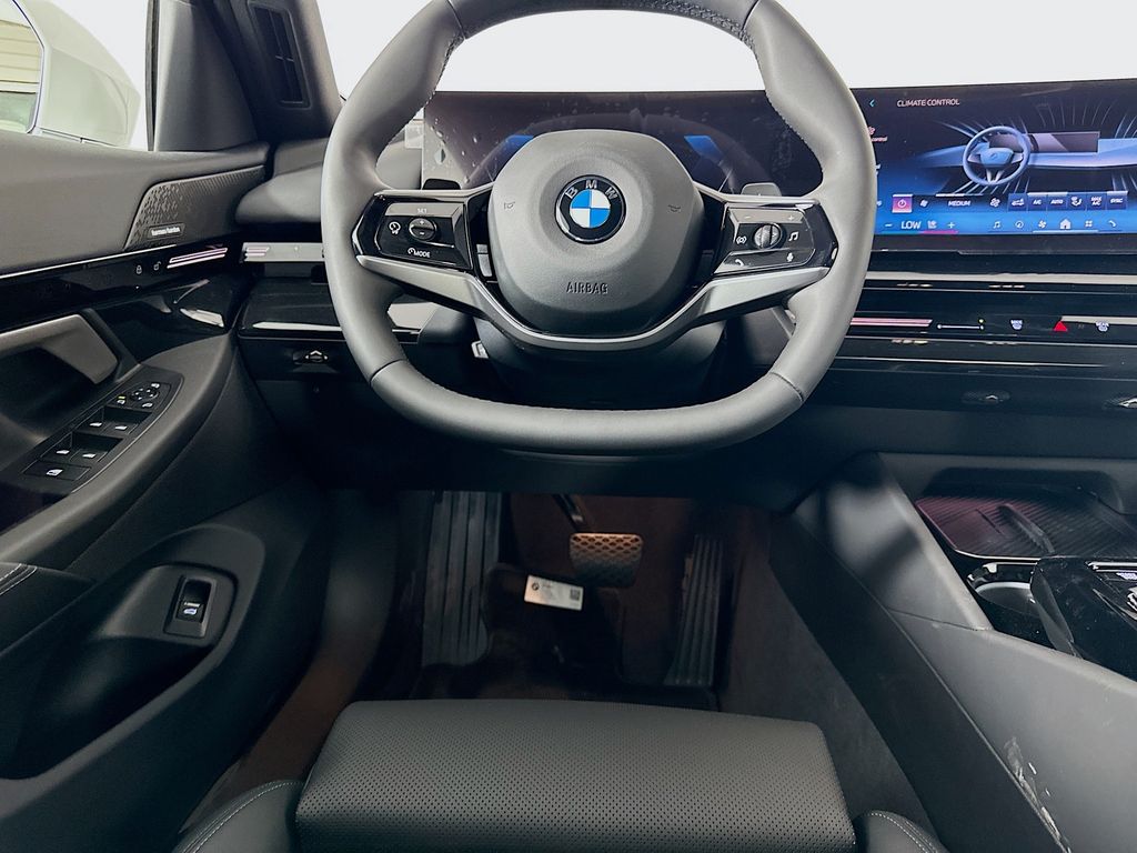 Thumbnail: 2025 BMW 5 Series - 19