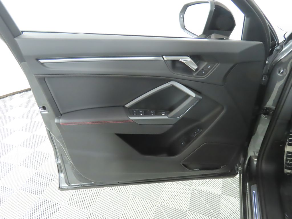 Thumbnail: 2025 Audi Q3 - 30