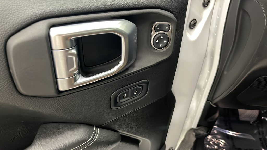 Used 2022 Bright White Clearcoat Jeep Overland image 21