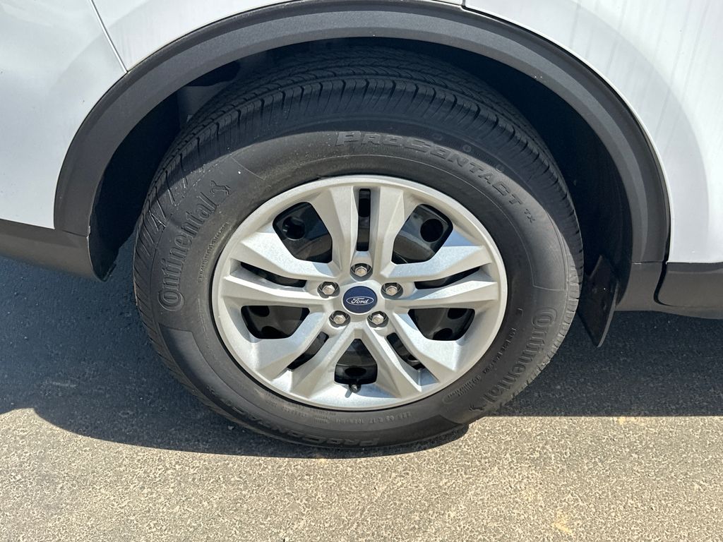 Used 2023 White Ford Base image 17