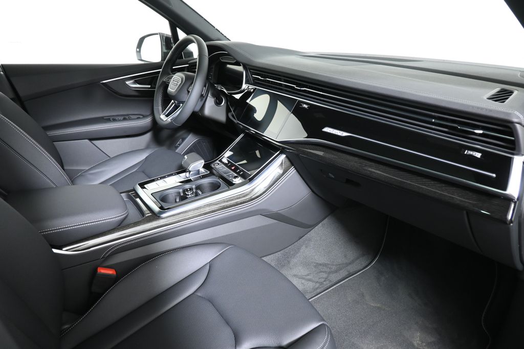 Thumbnail: 2026 Audi Q7 - 21