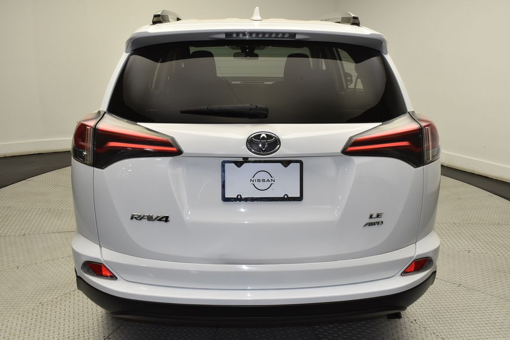 2018 Toyota RAV4 LE 6