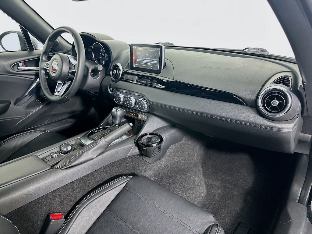 Thumbnail: 2017 Fiat 124 Spider - 25