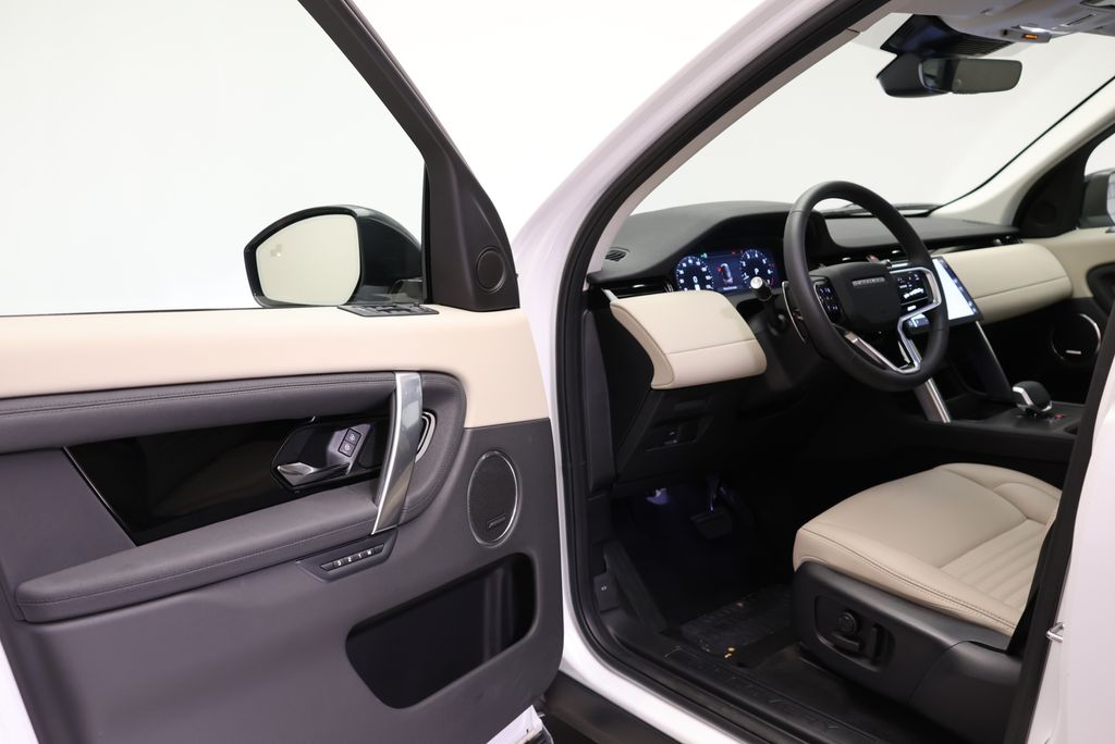 Thumbnail: 2025 Land Rover Discovery Sport - 27