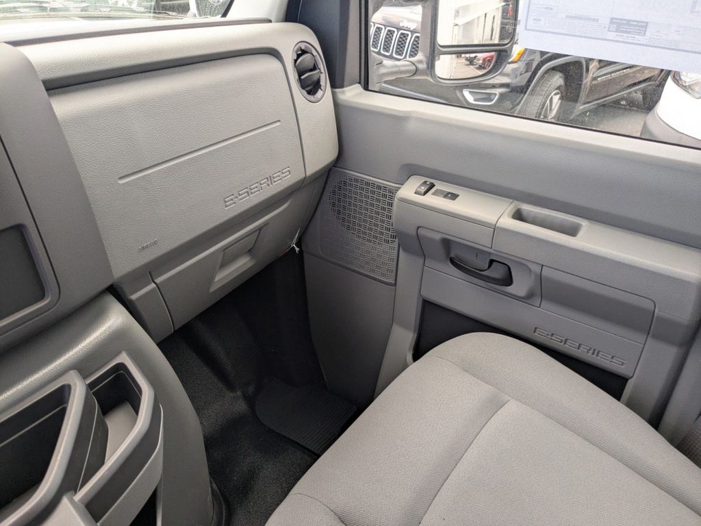 2026 Ford E-350 Cutaway 