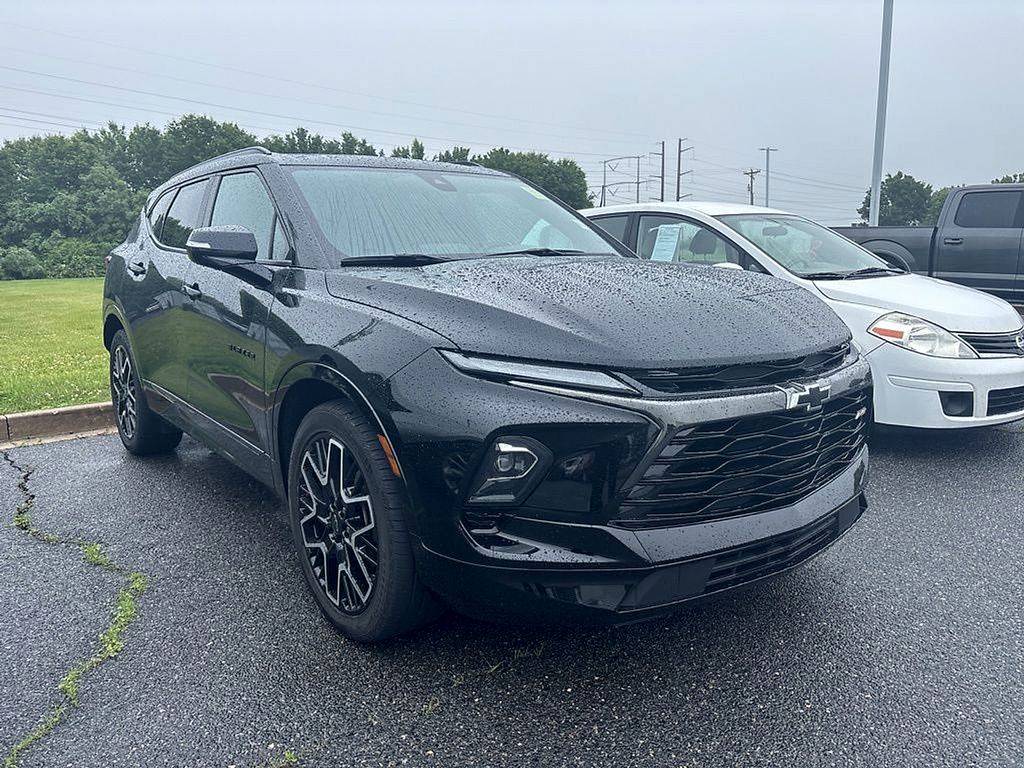 View vehicle photo 2