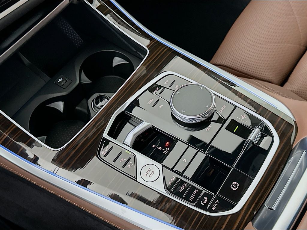 Thumbnail: 2026 BMW X5 - 15