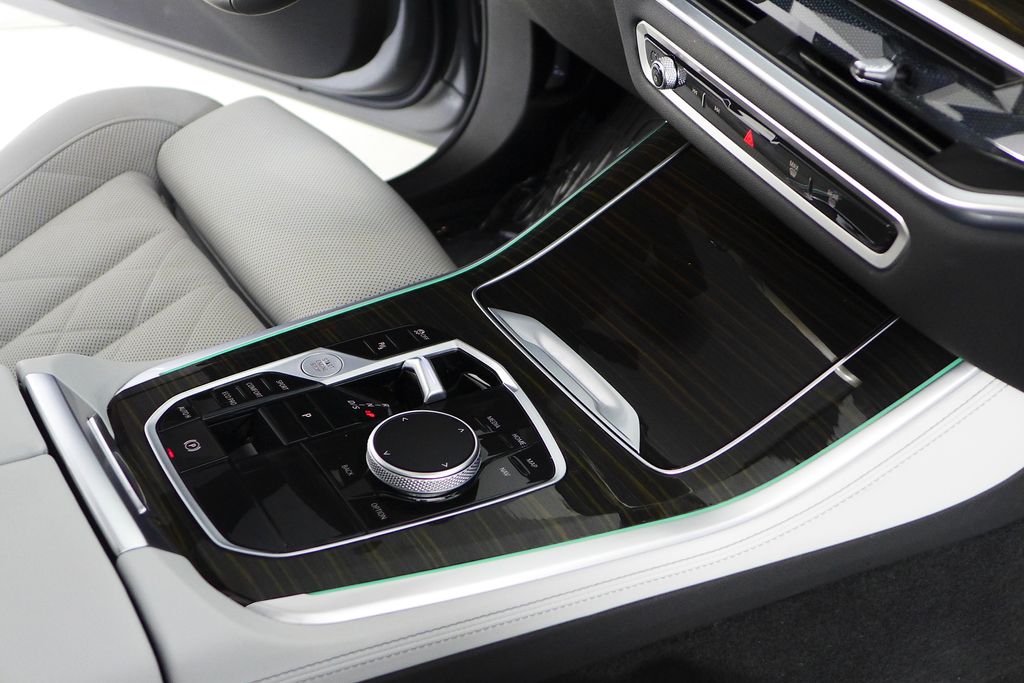 Thumbnail: 2024 BMW X5 - 15