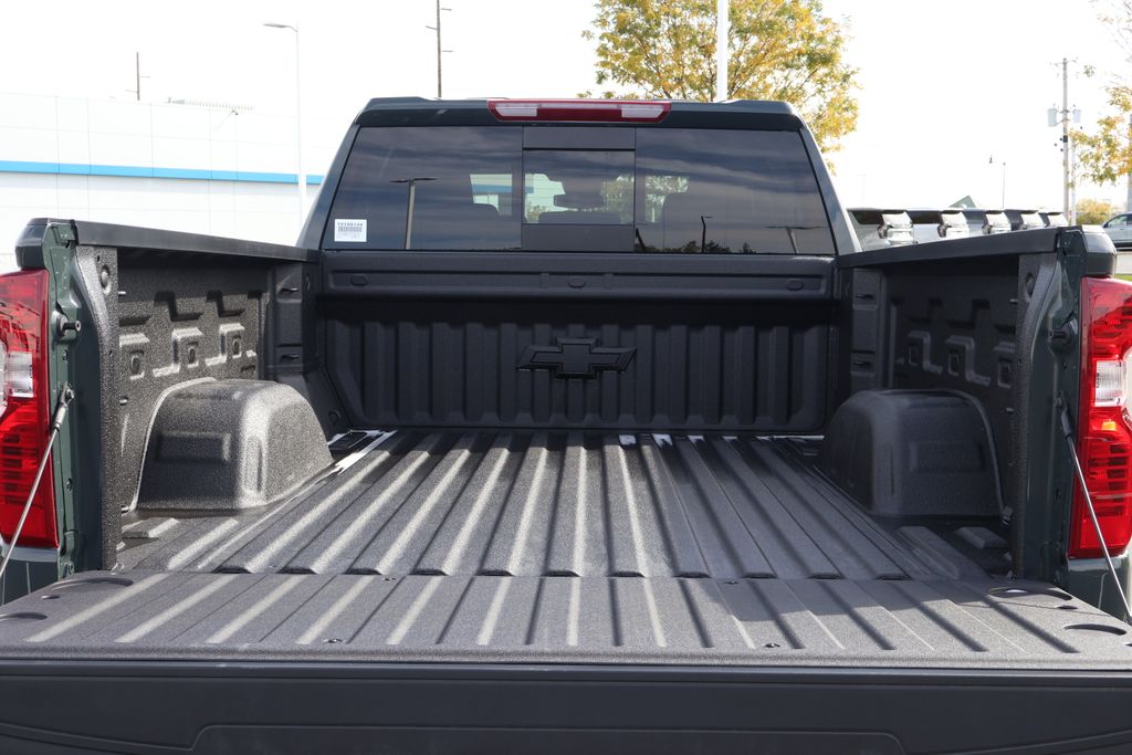 Thumbnail: 2026 Chevrolet Silverado 1500 - 14