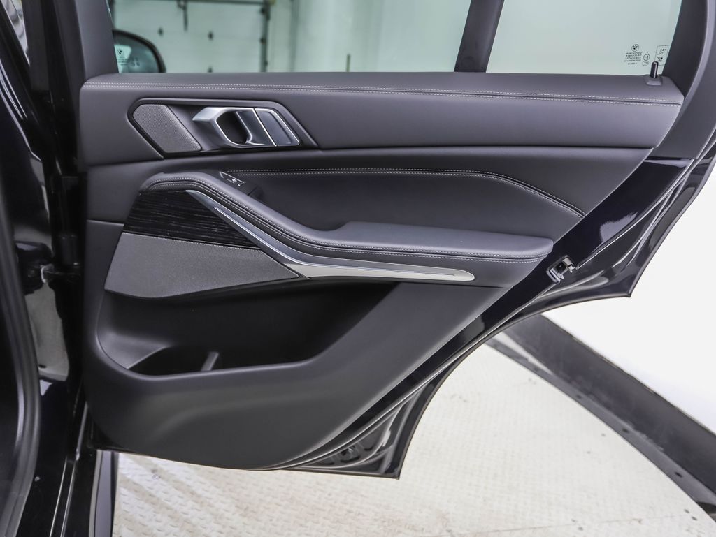 Thumbnail: 2026 BMW X5 - 25