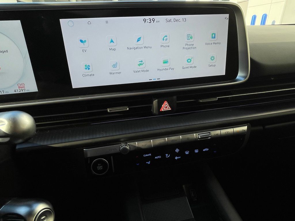 Thumbnail: 2023 Hyundai Ioniq 6 - 18